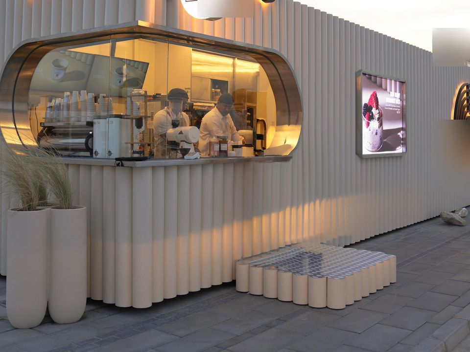 Coffee & dessert container